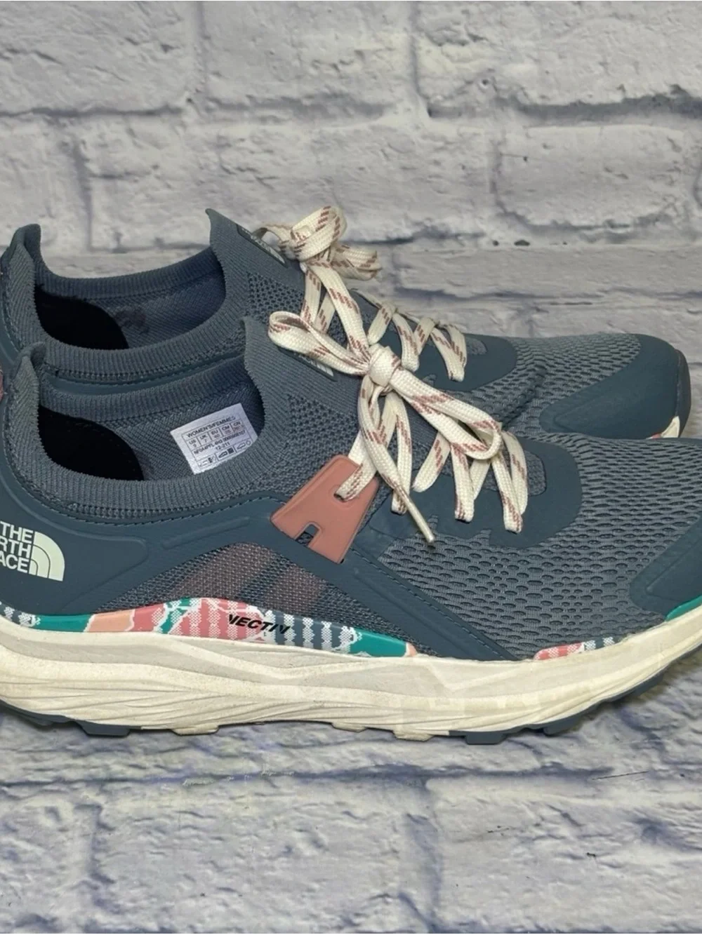The North Face responsive vectiv